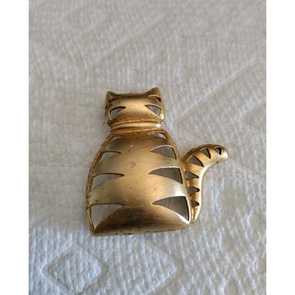 JJ Jonette Gold Tone Cat Silhouette Brooch